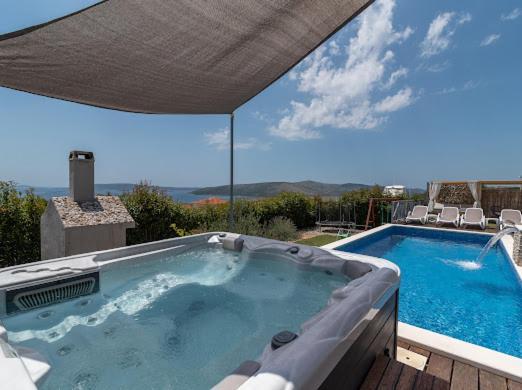 Villa Hedonist Seget Vranjica Exterior foto